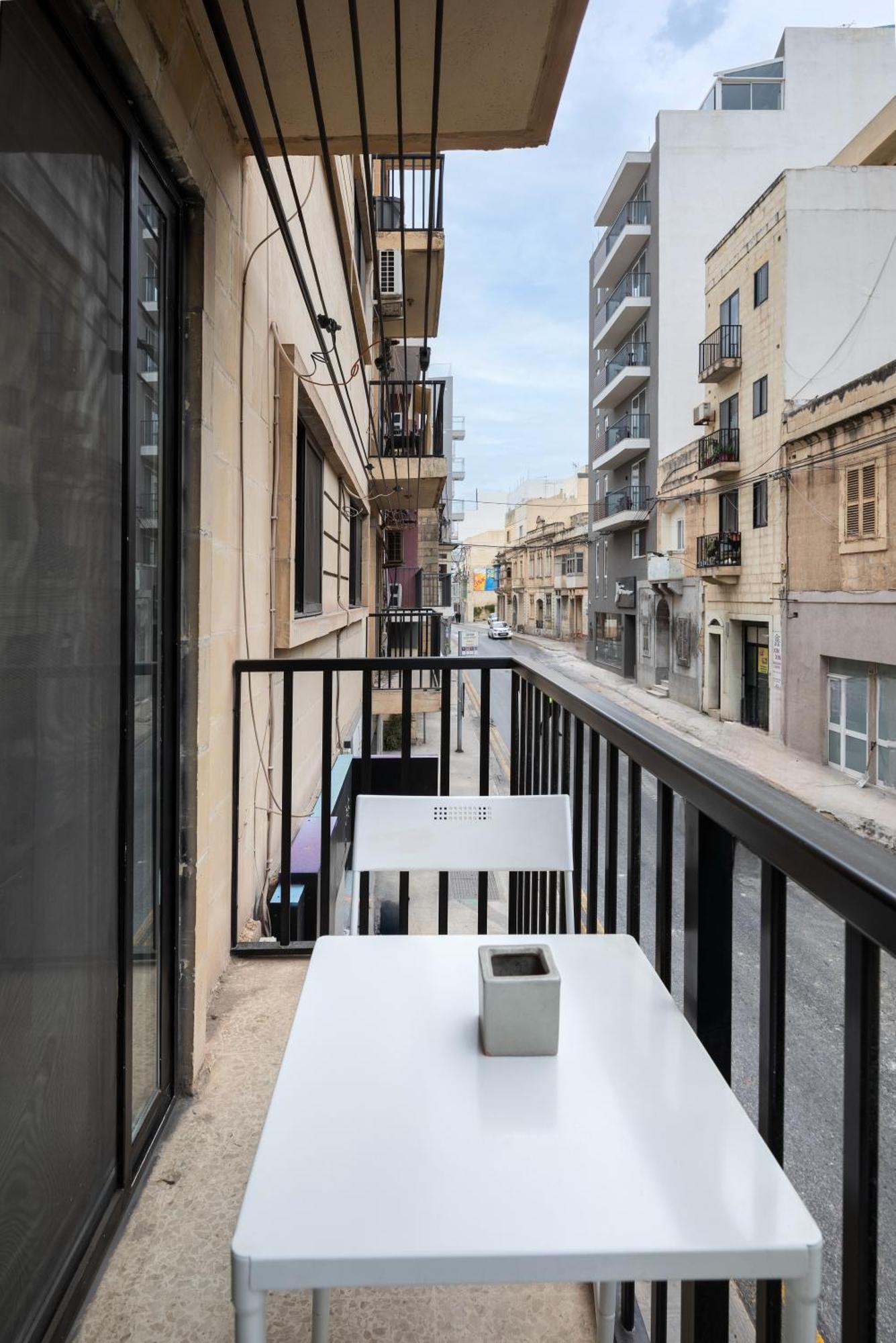 Modern 3 Bedroom & 3 Bathroom Apartment - Near Balluta Bay St. Julian's Exteriör bild