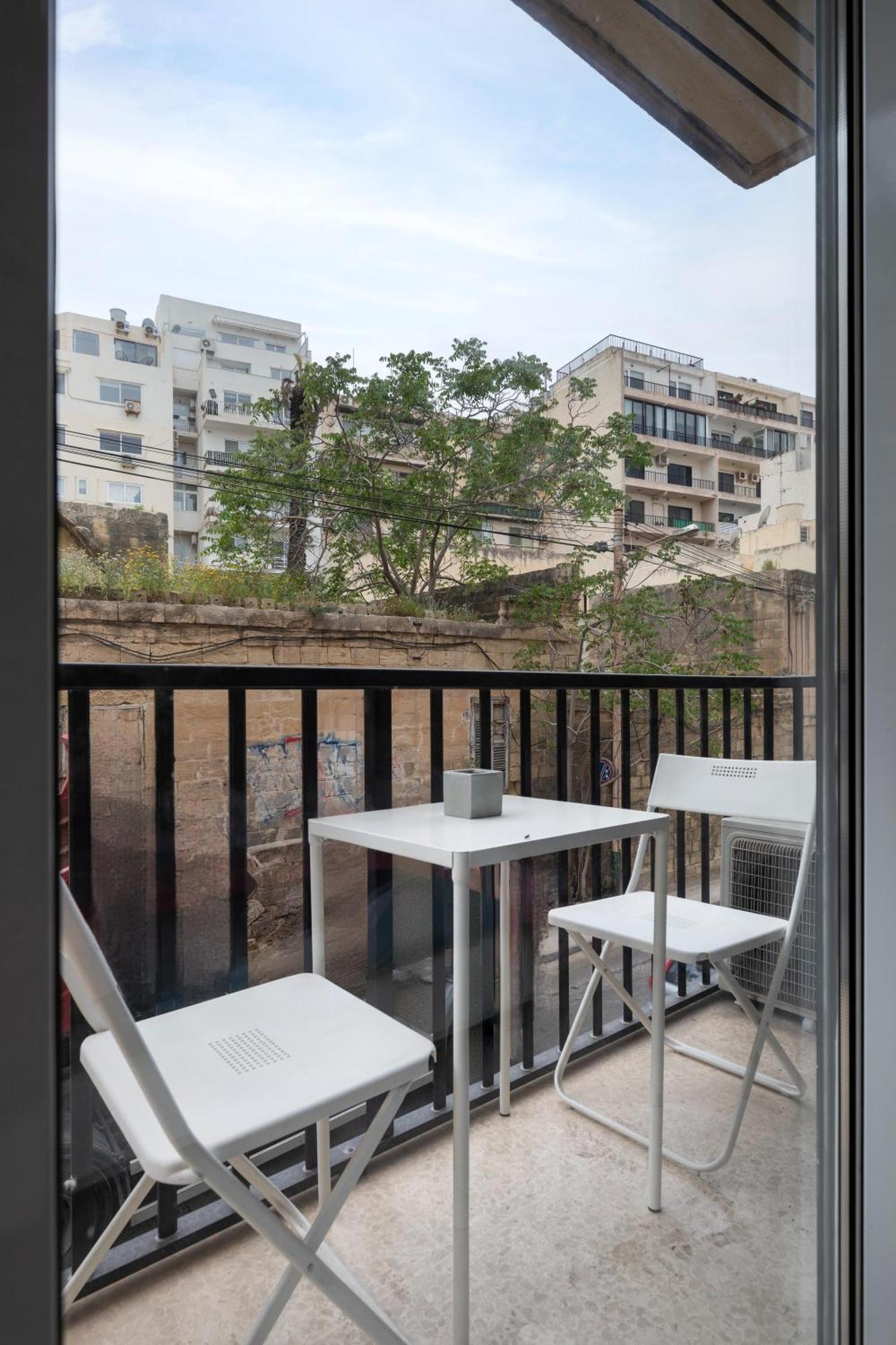Modern 3 Bedroom & 3 Bathroom Apartment - Near Balluta Bay St. Julian's Exteriör bild