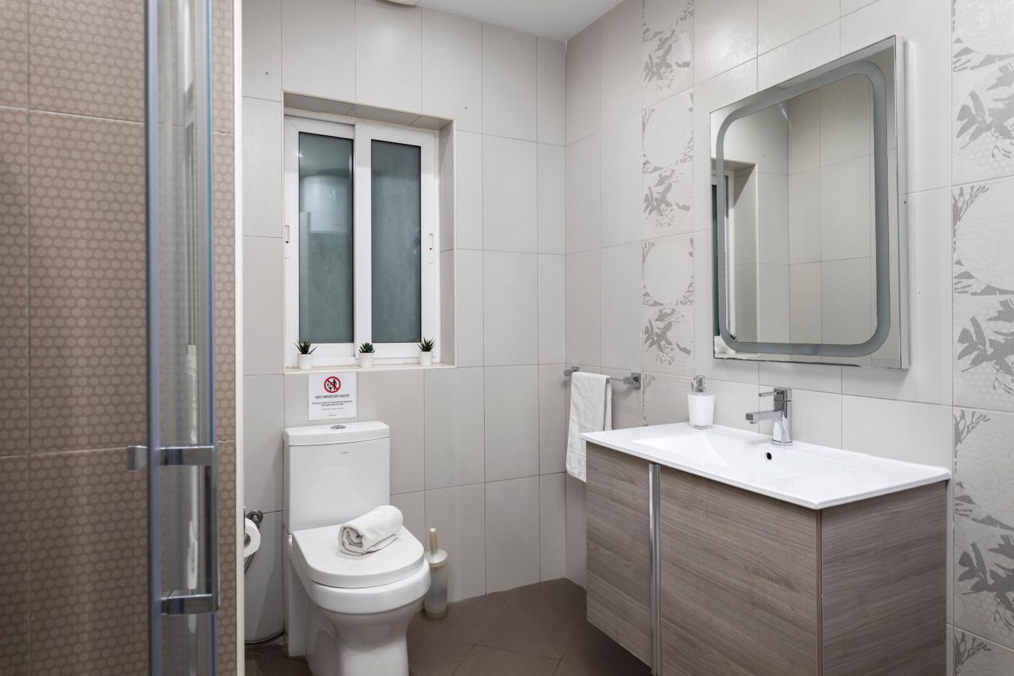 Modern 3 Bedroom & 3 Bathroom Apartment - Near Balluta Bay St. Julian's Exteriör bild