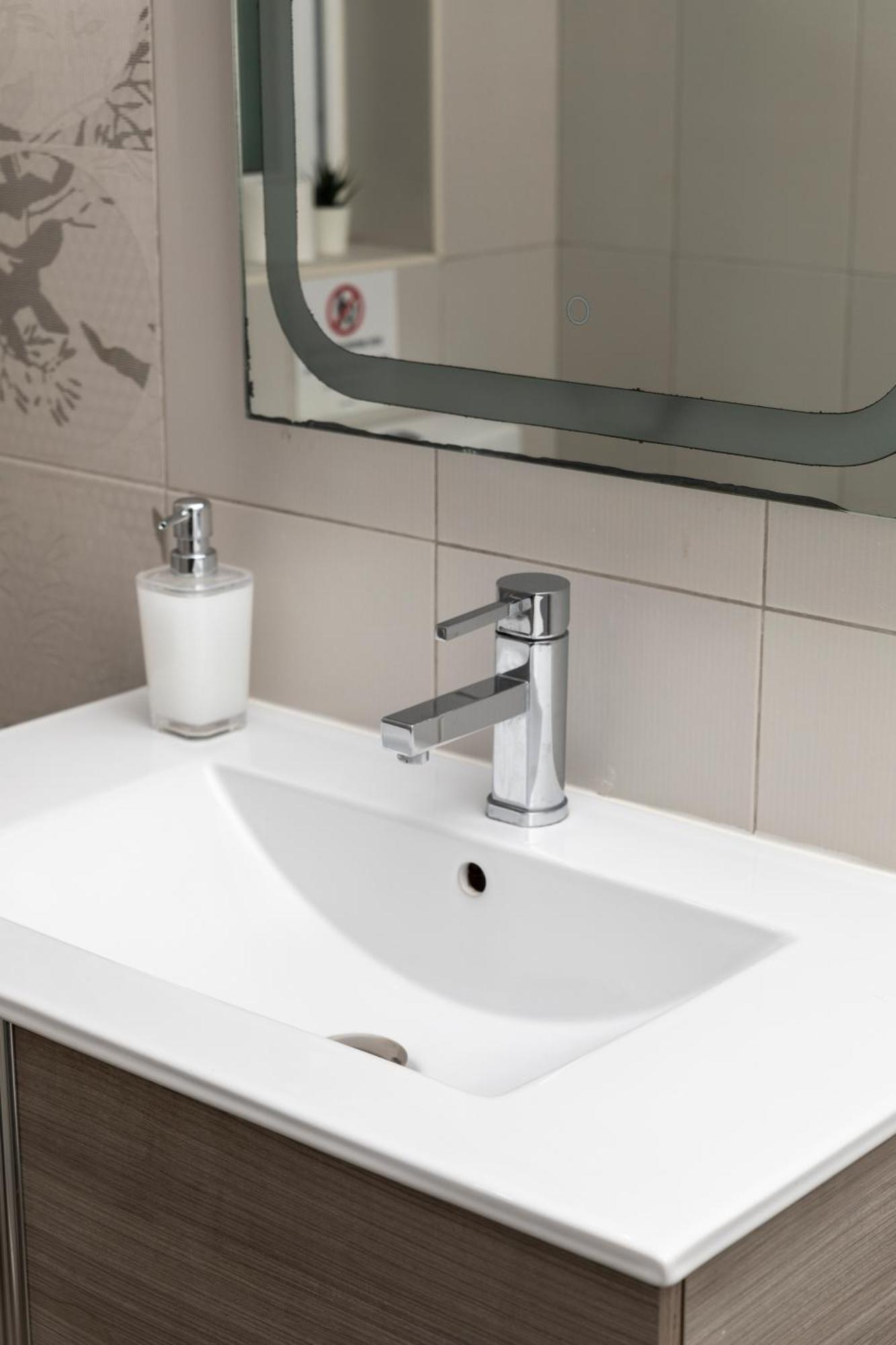 Modern 3 Bedroom & 3 Bathroom Apartment - Near Balluta Bay St. Julian's Exteriör bild