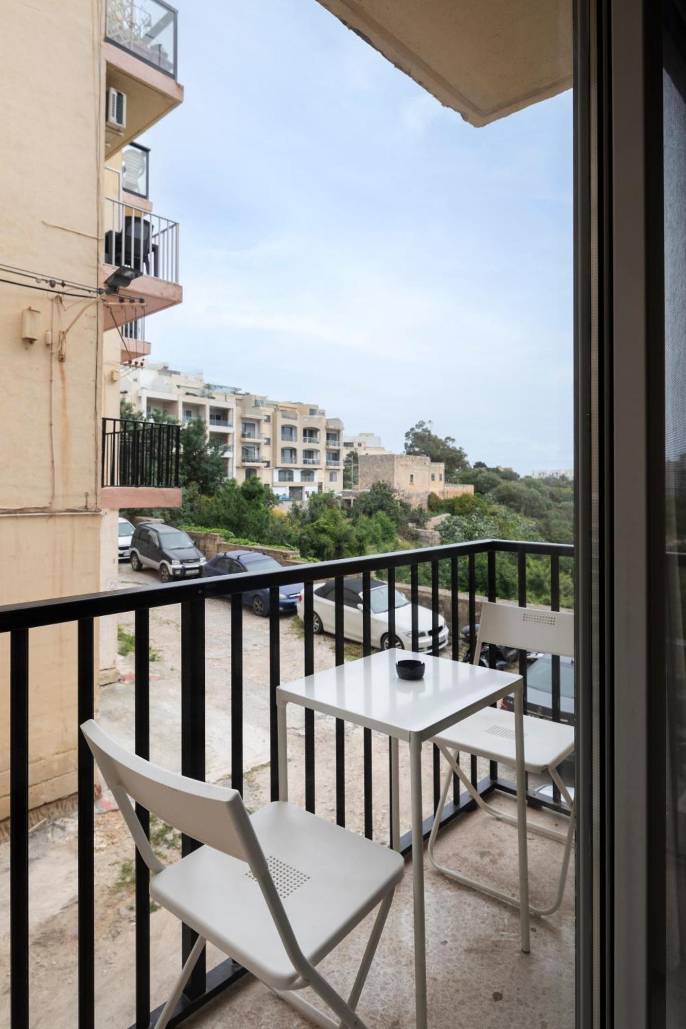 Modern 3 Bedroom & 3 Bathroom Apartment - Near Balluta Bay St. Julian's Exteriör bild